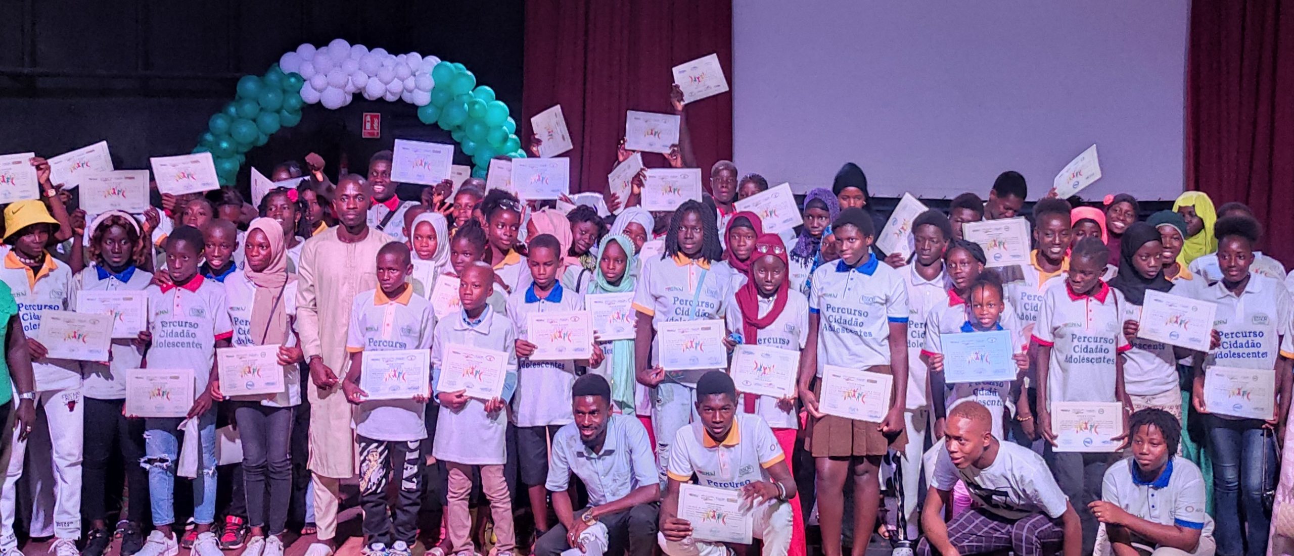 Remise de diplômes aux ados du Parcours Citoyen à Bissau !